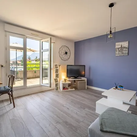 Beautiful T2 - Parking And Close To The Centre And Appartement Annecy