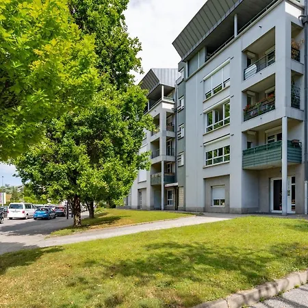 Beautiful T2 - Parking And Close To The Centre And Appartement Annecy
